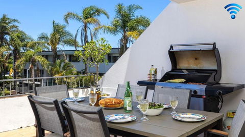 Sand And Sea - Surfers Paradise Gold Coast 0