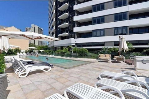 Ruby Building - Self Contained, Privately Managed Apartments - Surfers Paradise Gold Coast 1