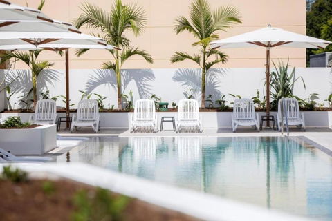 Ruby Building - Self Contained, Privately Managed Apartments - Surfers Paradise Gold Coast 2