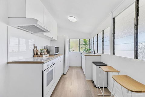 Sandown Beachside Cottage - Surfers Paradise Gold Coast 2