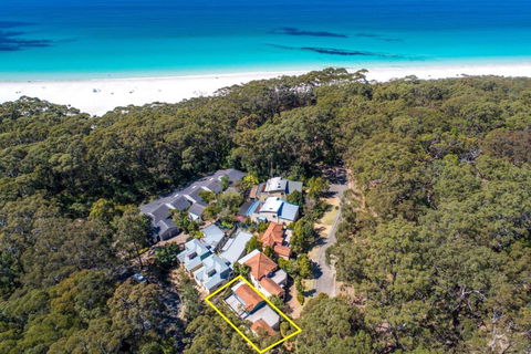 Sandpiper, Hyams Beach - Surfers Paradise Gold Coast 1