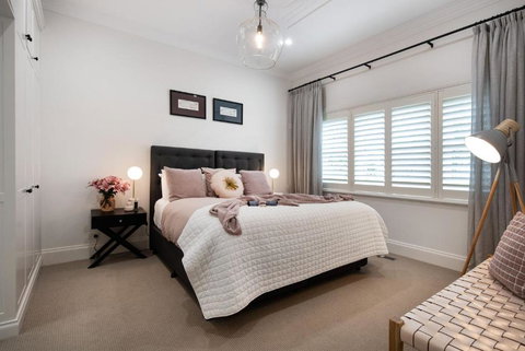 Sandringham - Surfers Paradise Gold Coast 1