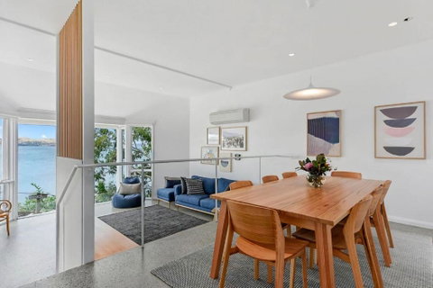 Sandy Bay Beachfront Oasis Direct Beach Access - Surfers Paradise Gold Coast 2