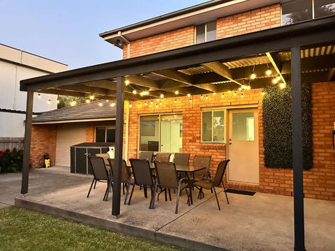 Sandy Beach House Cowes - Surfers Paradise Gold Coast 0