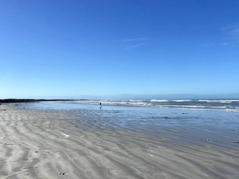 Sandy Bottoms Beach Escape - Surfers Paradise Gold Coast 1