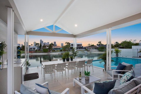 Sandy Cove - Surfers Paradise Gold Coast 0