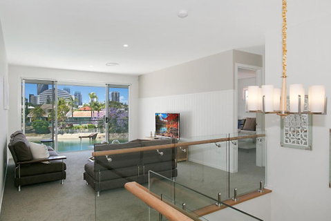 Sandy Cove - Surfers Paradise Gold Coast 3