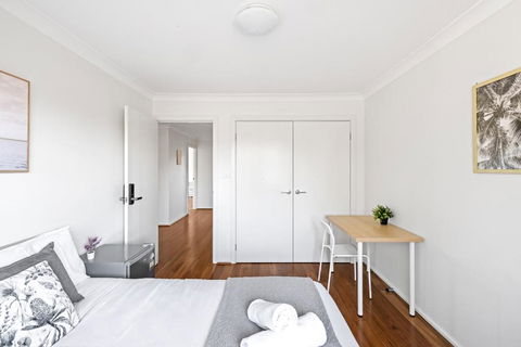 Serene Double Room In Panania - Close To Stations & Shops - Shared Bathroom - Surfers Paradise Gold Coast 1