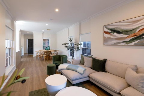 Serene Retreat On The City Fringe - Surfers Paradise Gold Coast 0