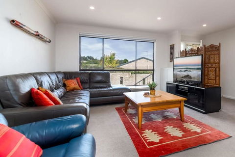 Spacious And Restful Holiday Home With Backyard - Surfers Paradise Gold Coast 1