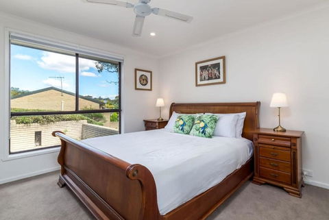 Spacious And Restful Holiday Home With Backyard - Surfers Paradise Gold Coast 3