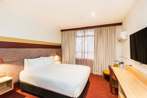 Statesman Hotel - Surfers Paradise Gold Coast 1