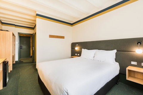 Statesman Hotel - Surfers Paradise Gold Coast 0