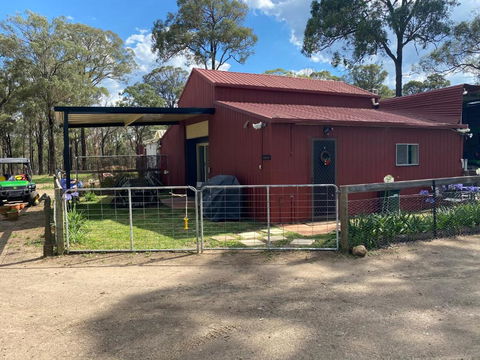 TajMaBarn Fullcircle Farm 6 Roundhill Rd WILTON - Surfers Paradise Gold Coast 0