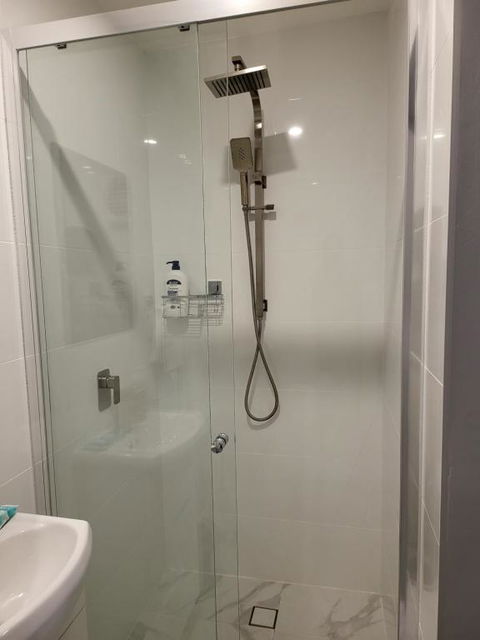 T&V Suites - Surfers Paradise Gold Coast 1