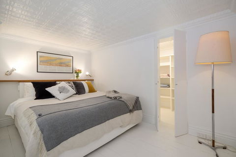 Beachside Luxury Loft Apartment - Surfers Paradise Gold Coast 2