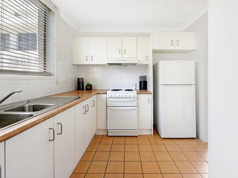 Beachside Unit Near Convention Centre - Surfers Paradise Gold Coast 1