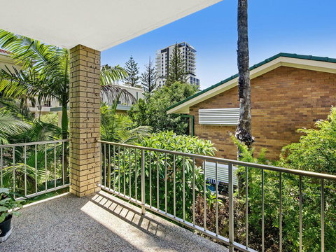 Beachside Unit Near Convention Centre - Surfers Paradise Gold Coast 2