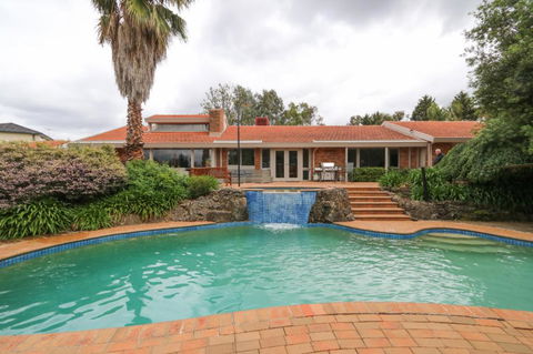 Beautiful Resort Retreat Villa In The Yarra Valley - Entertainer's Delight - Surfers Paradise Gold Coast 0