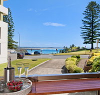 Beauty at the Beach - modern beachfront apartment - Surfers Paradise Gold Coast