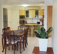 Bed and Breakfast with airport transfers and rental car - Surfers Paradise Gold Coast
