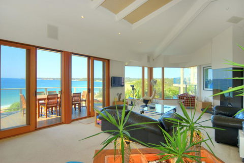 BEDARRA, MOLLYMOOK BEACH - Surfers Paradise Gold Coast 0