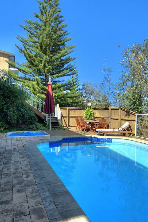 BEDARRA, MOLLYMOOK BEACH - Surfers Paradise Gold Coast 3