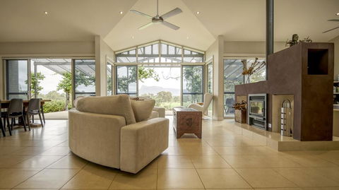 Belle Bois, Capertee Valley - Surfers Paradise Gold Coast 1