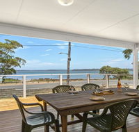 Bellevue - overlooking serene Lake Woolumboola - Surfers Paradise Gold Coast