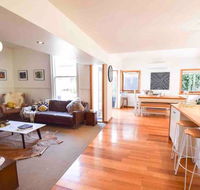 Best Location in Hobart Luxury 4 bedroom with stunning views - Surfers Paradise Gold Coast