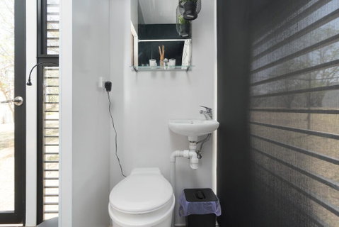 Big Tiny Paz Seven Hills Tiny House, Tallarook - Surfers Paradise Gold Coast 2