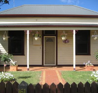 Bloomsbury Cottage - Surfers Paradise Gold Coast
