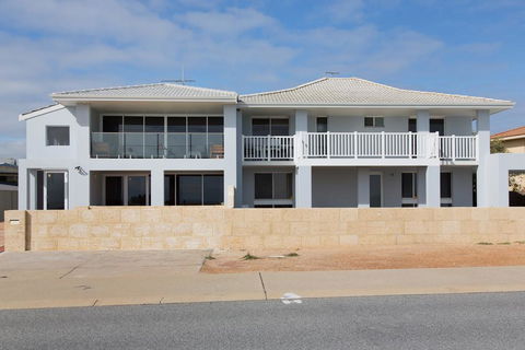 Blue Bay Beach Stay - Mandurah - Surfers Paradise Gold Coast 0