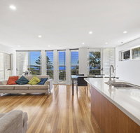 Blue Bird at Nelson Bay - Surfers Paradise Gold Coast