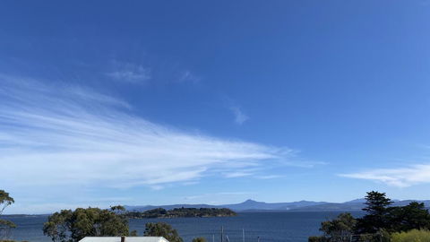 Blue Cottage Bruny Island - Surfers Paradise Gold Coast 1