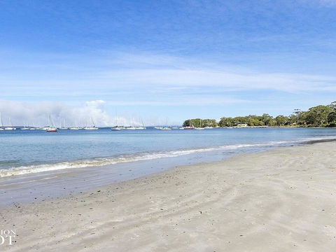 Blue Waters Cottage - 120m To Jervis Bay - Surfers Paradise Gold Coast 1