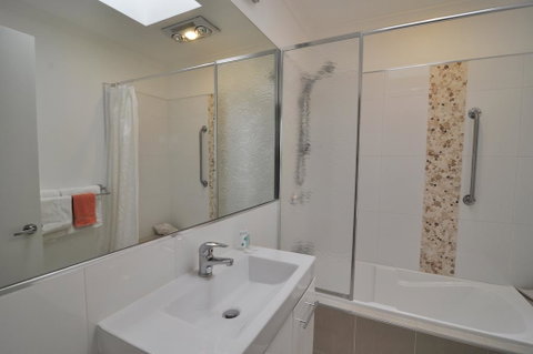 Bluedock Apartments - Surfers Paradise Gold Coast 1