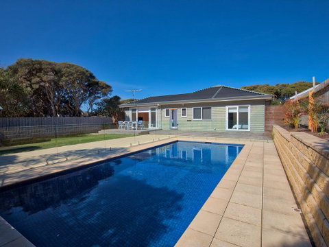 Bluetopia - Sparkling Solar Heated Pool! - Surfers Paradise Gold Coast 1