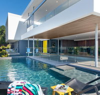 Bluey's Beach House - 5 Bedroom - Surfers Paradise Gold Coast
