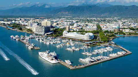 Boatel Cairns - Surfers Paradise Gold Coast 0