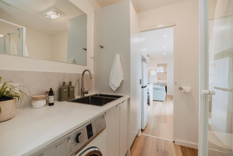 Tiny Home In Scottsdale - Surfers Paradise Gold Coast 3