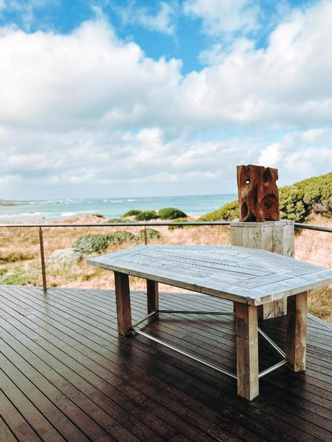 Wave Retreat, King Island - Surfers Paradise Gold Coast 1