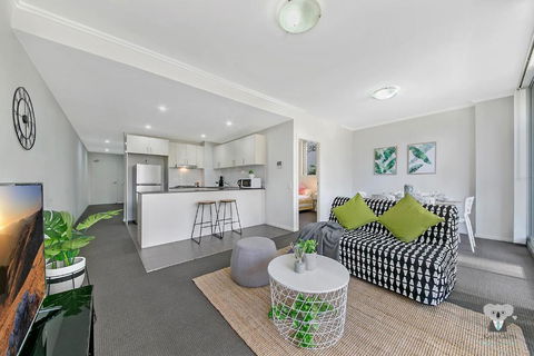 WARRICK FRAM 3 BEDS APT FREE PARKING WALK TO WESTFIELD CLOSE TO HOSPITAL NWF003 - Surfers Paradise Gold Coast 0