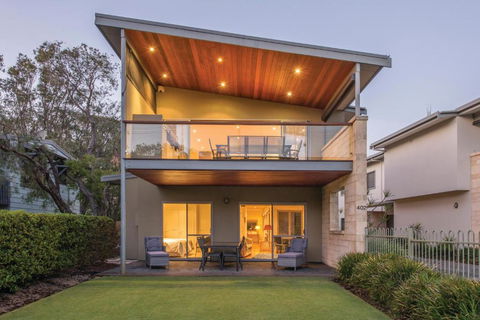 XYZ Holiday Home - Surfers Paradise Gold Coast 1