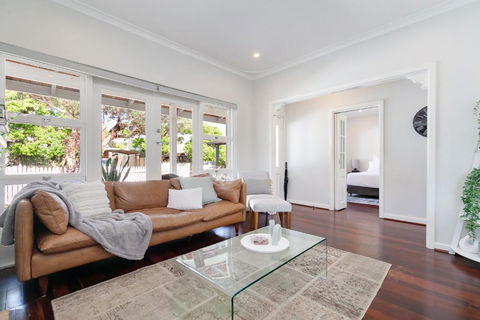Guildford Cottage By Swan Bnb Management - Surfers Paradise Gold Coast 1