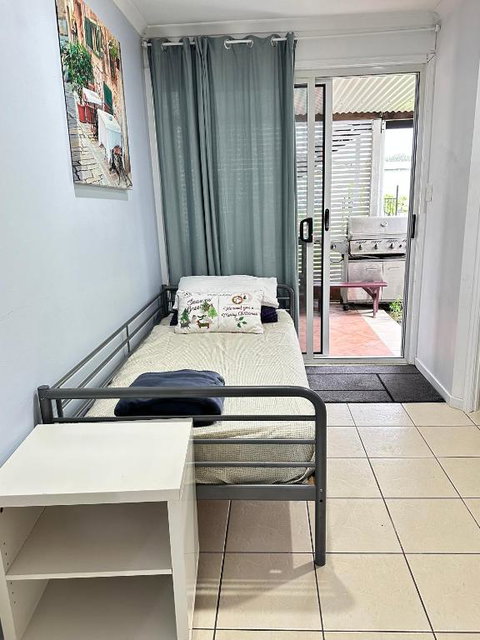 Zen Escape Guest House- Zen Garden Tiny Home, Nooky Studio - Surfers Paradise Gold Coast 1