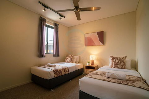 ZEN PARADISE - 2-BR Waterfront Ocean View Retreat - Surfers Paradise Gold Coast 1