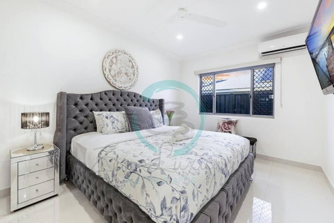 Zenhouse: Stylish Muirhead Home Near Park/Hospital - Surfers Paradise Gold Coast 3