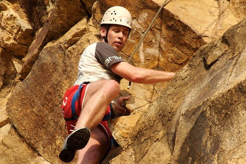 Rock Climbing At The Kangaroo Point Cliffs In Brisbane - Surfers Paradise Gold Coast 0
