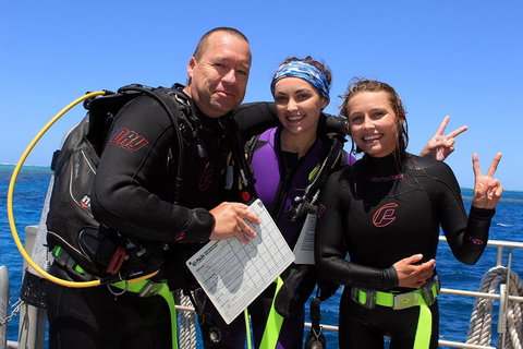 Quicksilver Dive 4 Day PADI Learn To Dive Course - Surfers Paradise Gold Coast 0
